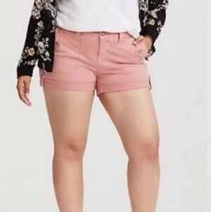 TORRID MILITARY SHORT SHORT - PINK size 26